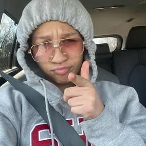 Meet your Posher, Sophia